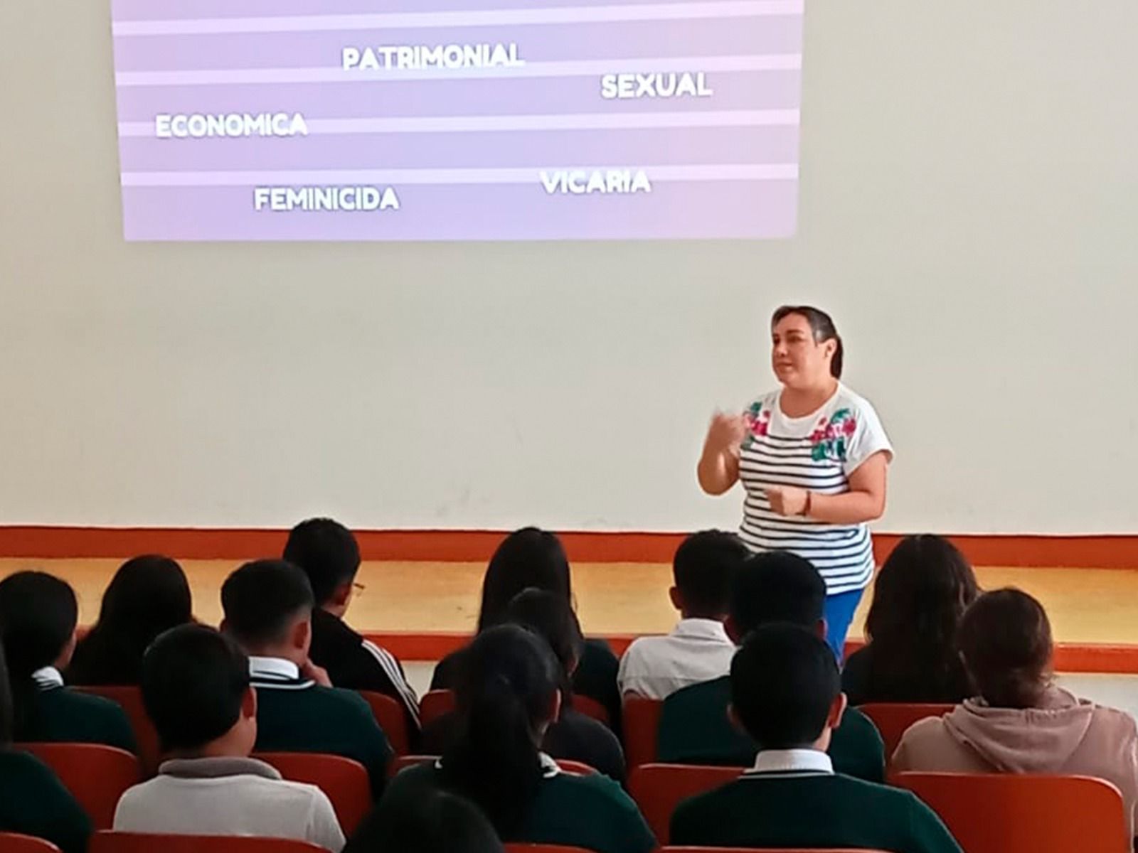 IMM Huamantla realiza plática de prevención de la violencia en la Escuela Secundaria Moisés Sáenz